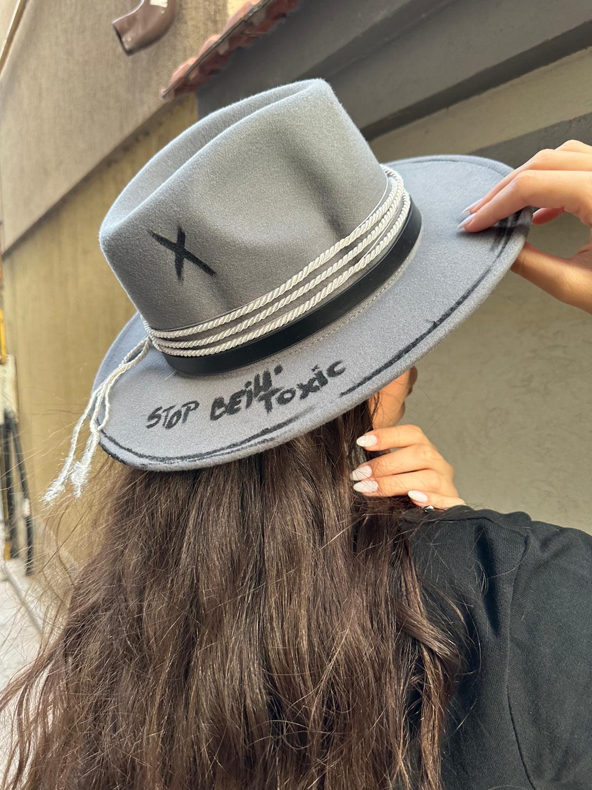 Pălărie Stop Bein' Toxic - Handmade Premium - Allabout_painting