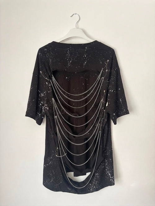Tricou oversize pictat cu lanțuri și decupaj pe spate - Allabout_painting